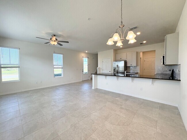 Building Photo - Newly Built, Water View, Luxury Executive ...