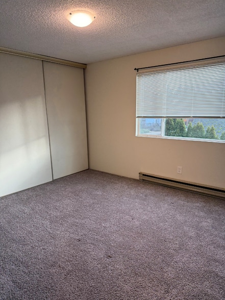 Building Photo - 8858 Interlake Ave N