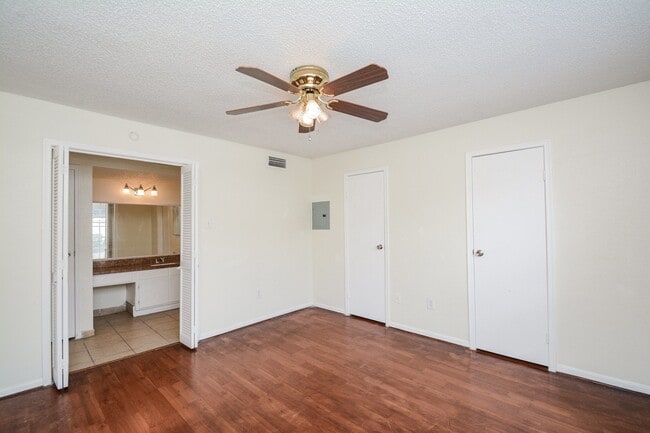 Building Photo - 2120 El Paseo St
