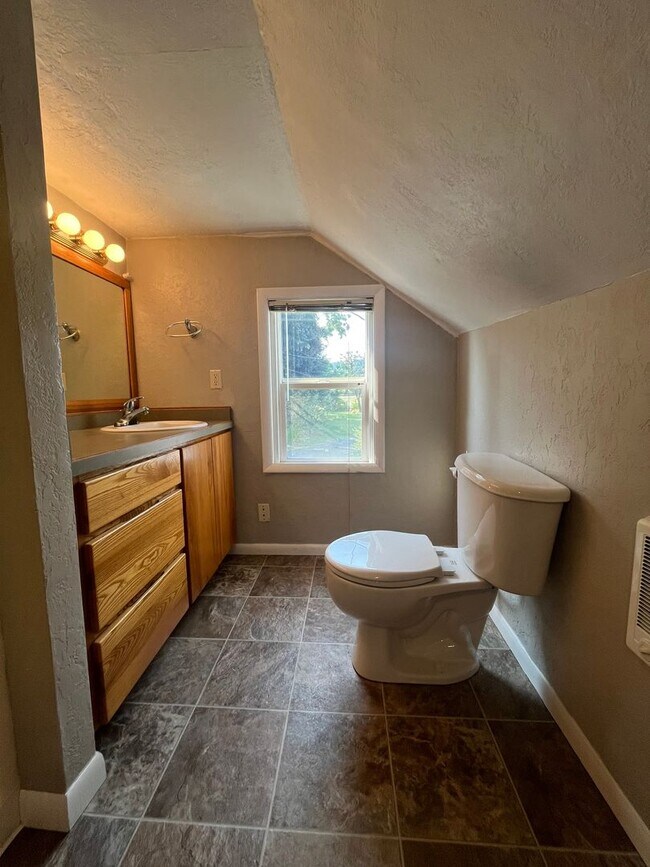 Building Photo - 3-Bedroom 2-Bathroom house in Pleasant hill