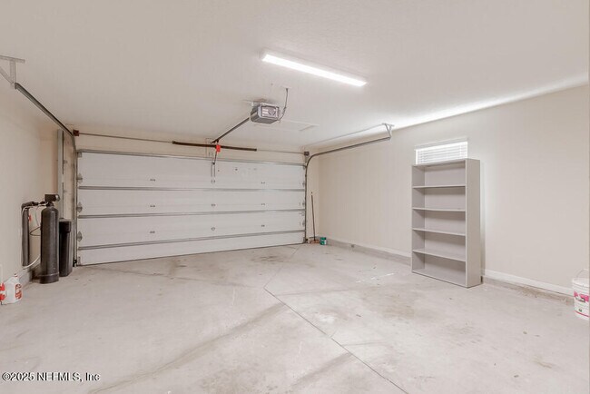 Building Photo - 6332 Endelstow Ln