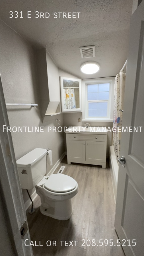 Building Photo - 331 E 3rd St