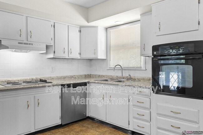 Building Photo - 3330 Tisdale Dr