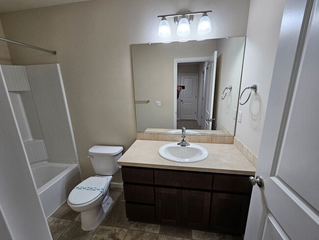 Building Photo - 5743 Karen Lynn Loop S
