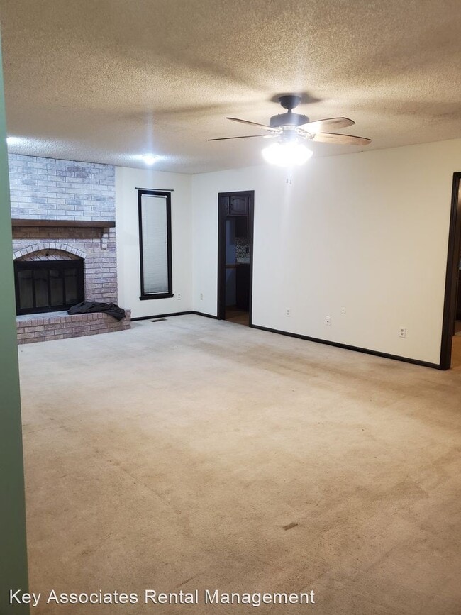 Building Photo - 3 br, 2.5 bath House - 2122 NW Kendall