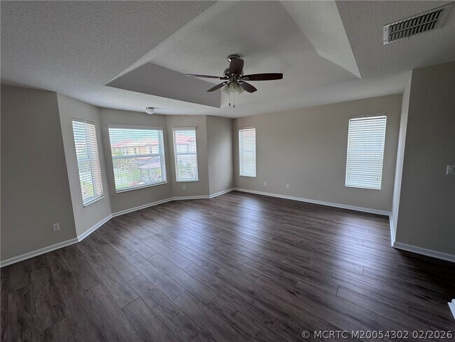 Building Photo - 11239 SW Barton Way