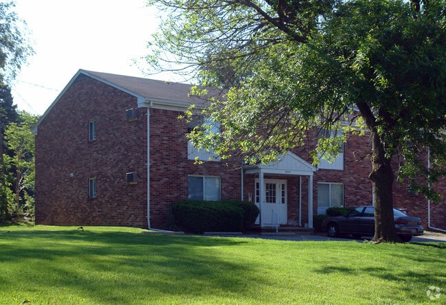 Building Photo - 4026-4030 Elmhurst Rd