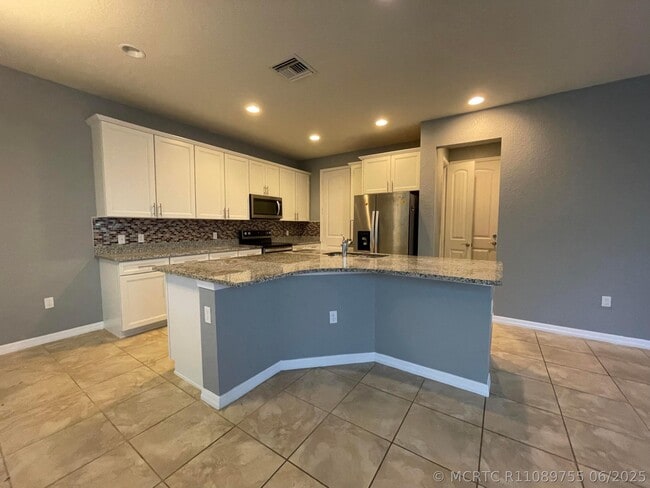 Building Photo - 4516 San Fratello Cir