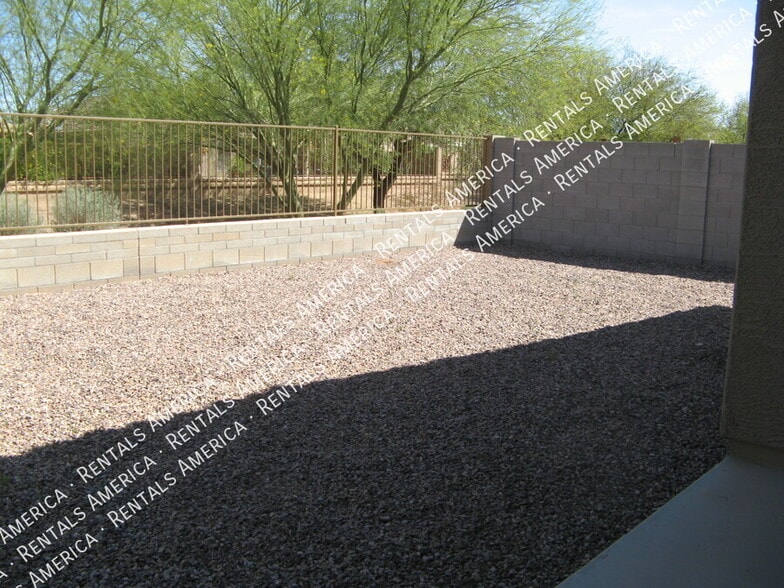 Building Photo - 1378 W Brangus Way