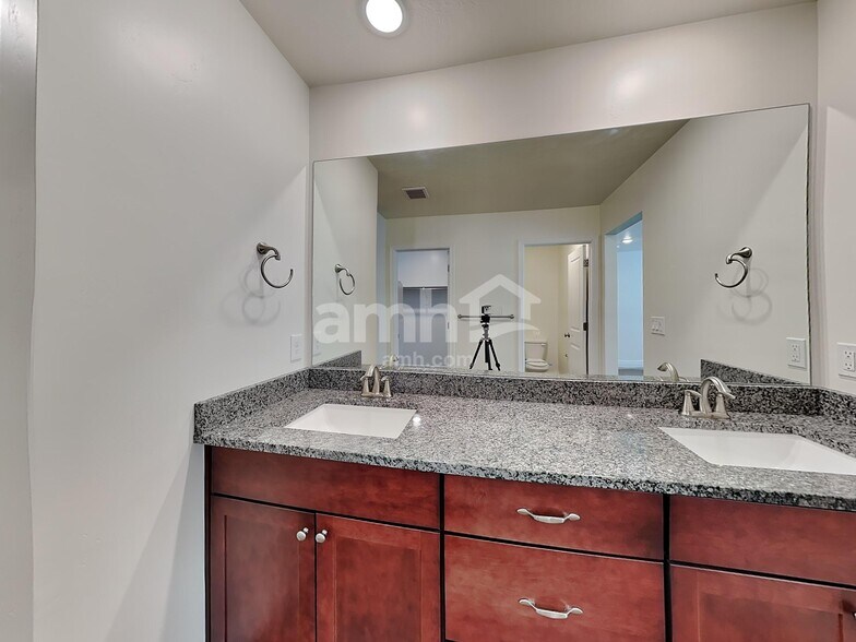 Building Photo - 2294 Buckskin Way