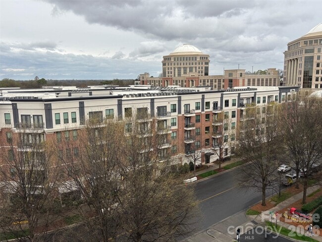 Building Photo - 4620 Piedmont Row Dr