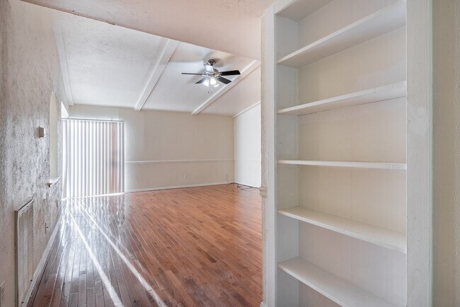 Building Photo - 5139 Sprey Dr