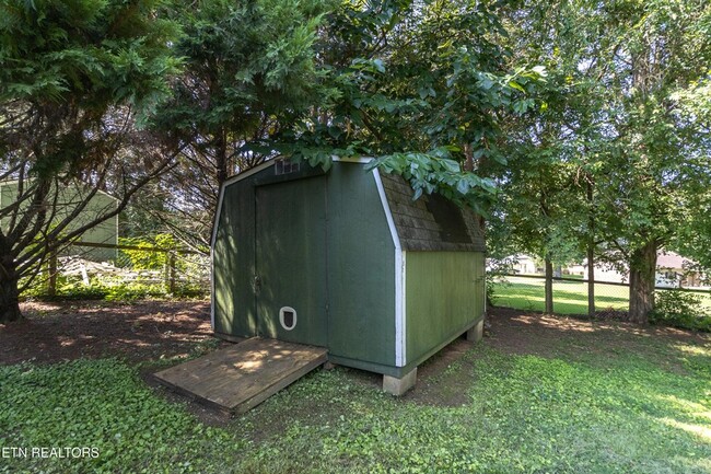 Building Photo - 7005 Buddy J Ln