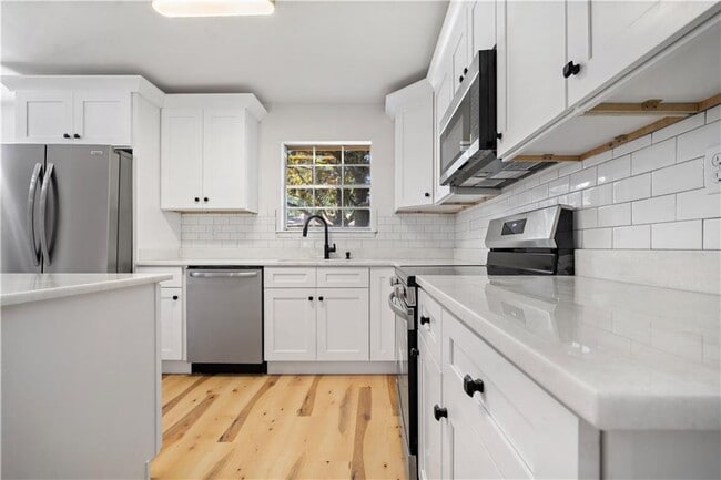 Building Photo - 4310 Red Creek Rd