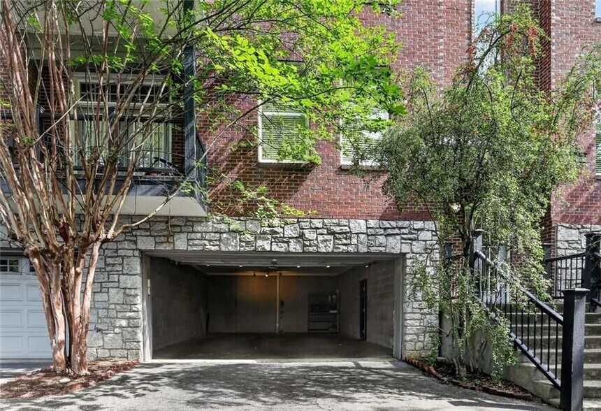 Building Photo - 1162 Ponce De Leon Ave NE