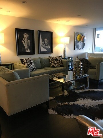 Building Photo - 1100 Alta Loma Rd