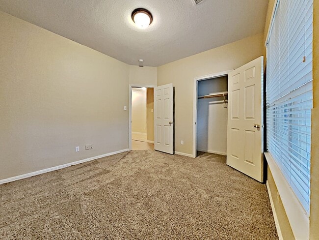 Building Photo - 12923 Tall Spruce Dr