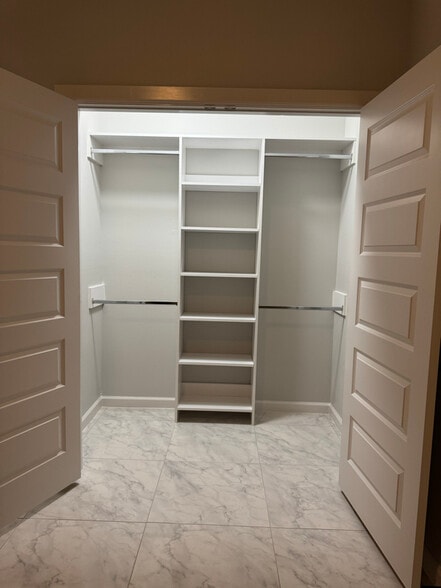 Building Photo - 703 Pedro St