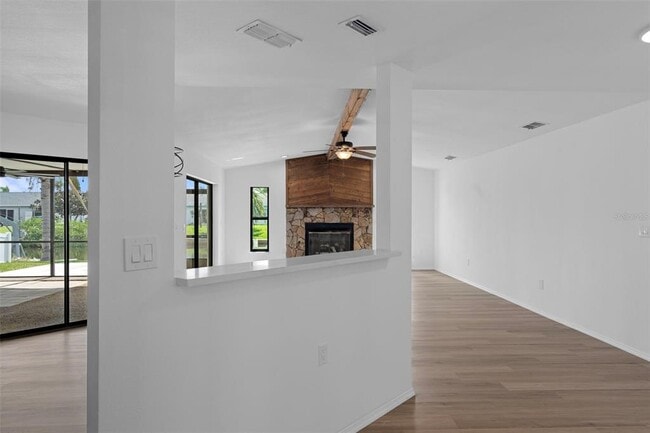 Building Photo - 9910 Island Harbor Dr