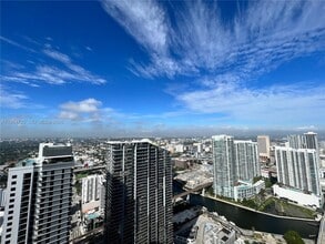 Building Photo - 801 S Miami Ave