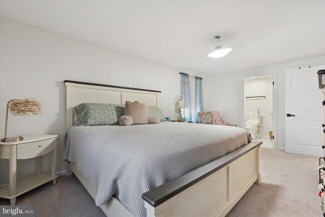 Building Photo - 127 Toledo Ln