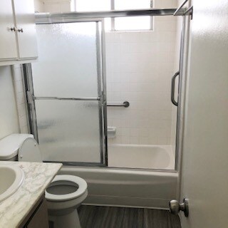 bathroom - 440 Hayworth N Ave