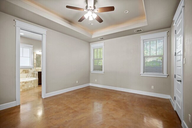 Building Photo - 3900 Willbert Rd