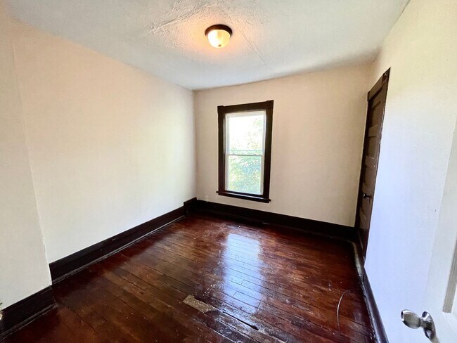 Building Photo - 1639-1639 E 31st St