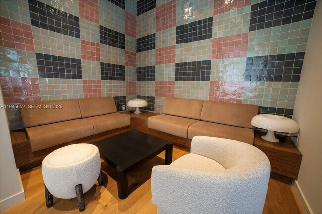 Building Photo - 11 NE 6th St