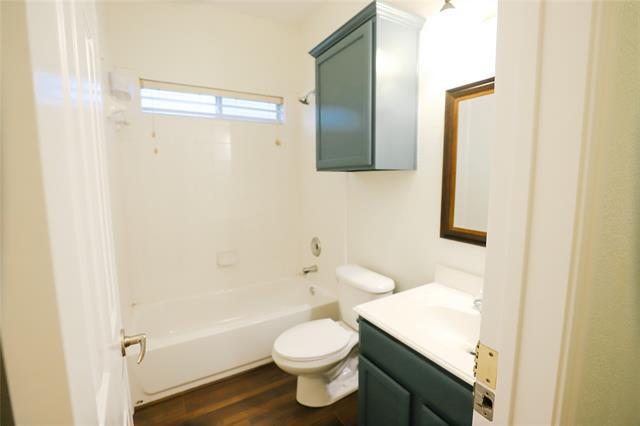 Building Photo - 2221 Rodgers Ln