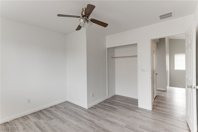 Building Photo - 5614 Midnight Breeze St