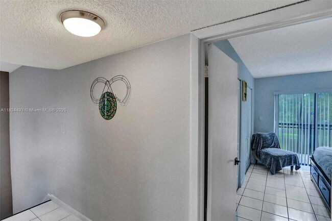 Building Photo - 10540 SW 154th Ct