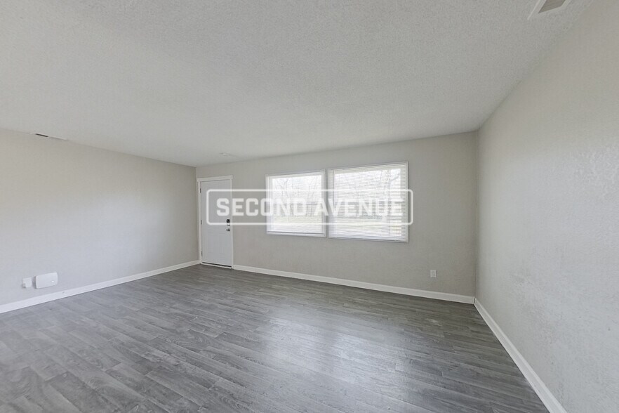 Building Photo - 4815 E 43rd St