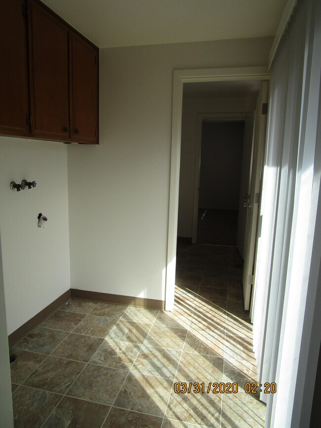 Building Photo - 410 Olney St