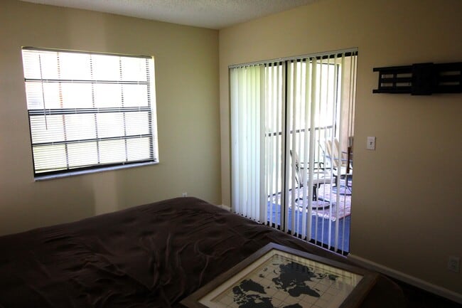 Building Photo - 321 Norwood Terrace
