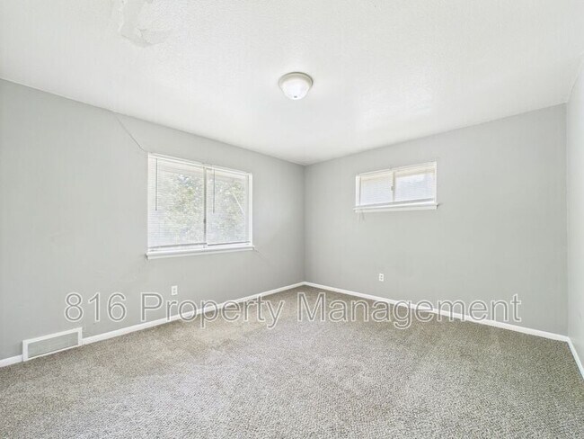 Building Photo - 8038 Campbell St