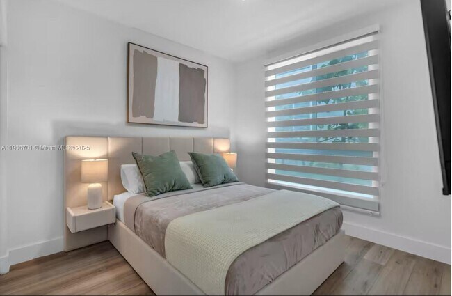 Building Photo - 1542 NW 2nd St