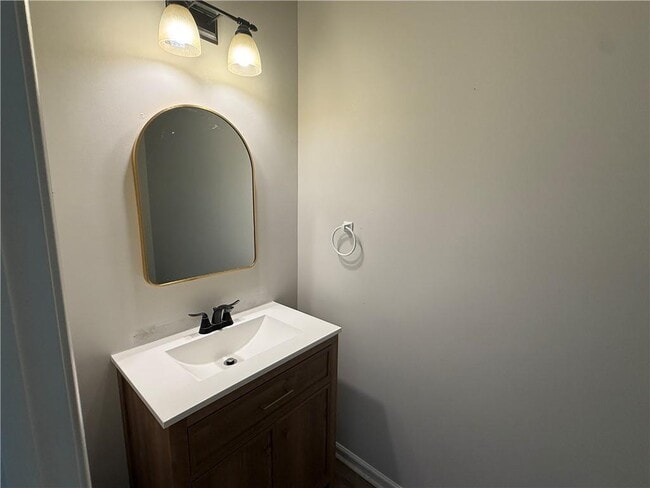 Building Photo - 258 Brookcliff Dr NE