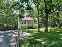 Building Photo - 4 bed 1.5 bath on 1/2 acre lot