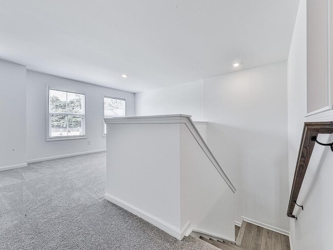 Building Photo - 611 Elwick Ln