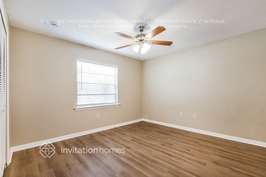 Building Photo - 537 Woodview Dr