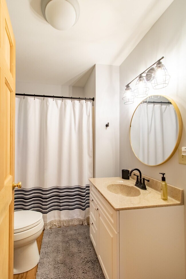 Building Photo - 670 Wayeeses Shore Rd Morgan