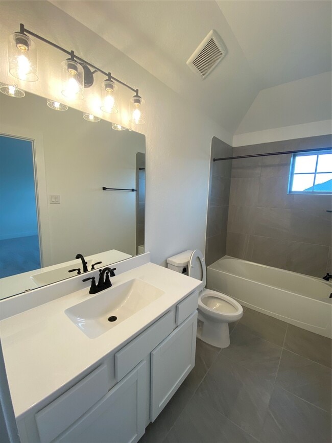 Building Photo - 31323 Balsam Hawk Ln