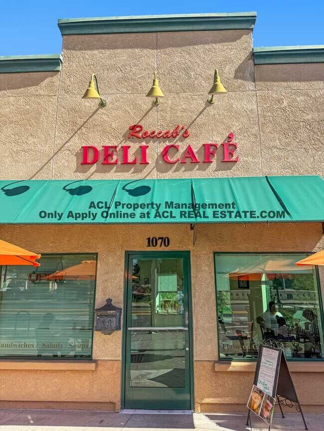 Building Photo - 3 Bed / 2.5 Bath | 1,362 Sq Ft | Prime Downtown San Leandro Location | Walkable + Parking