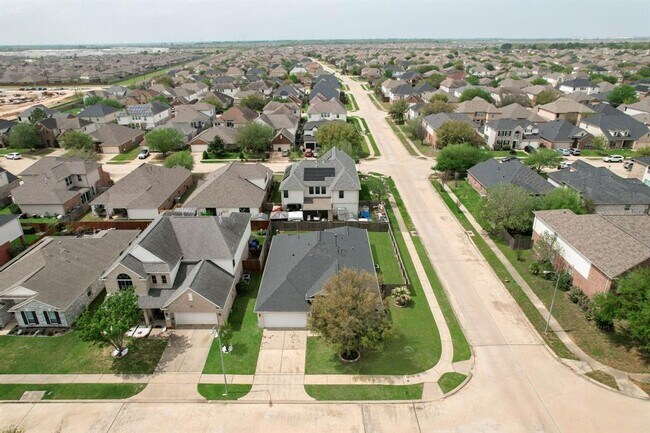 Building Photo - 4823 Upland Dale Ct