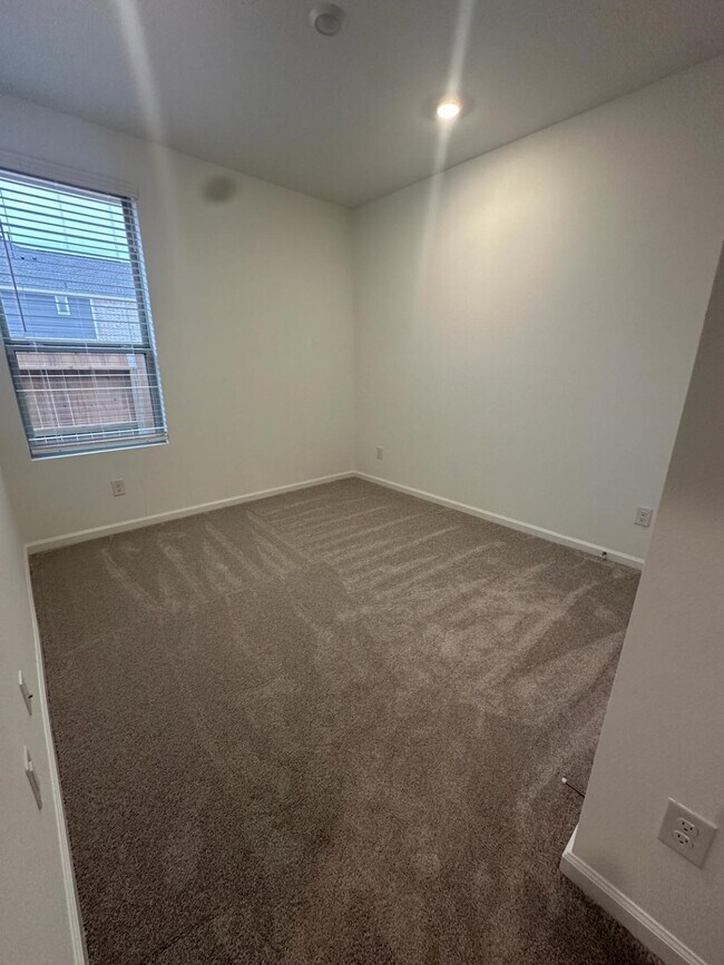 Building Photo - 27034 Golden Isle Ln