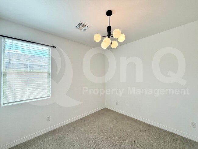 Building Photo - 6908 S 12th Way