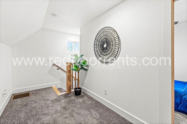 Building Photo - 1619 N Tacoma Ave