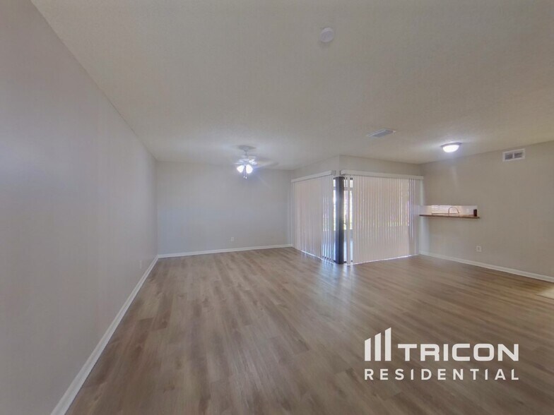 Building Photo - 4715 Grove Point Dr