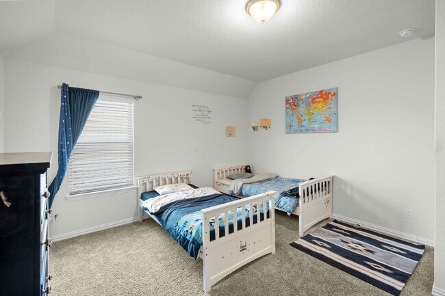 Building Photo - Welcome to your slice of paradise in Round...